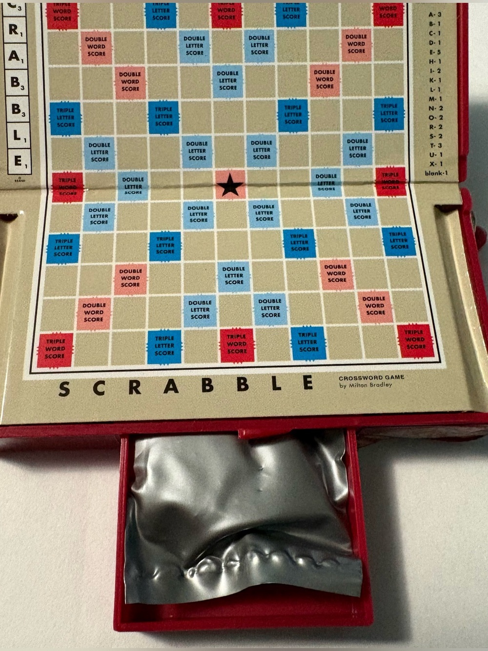 1999 Hasbro Mini Scrabble Key Chain - Picture 5 of 9